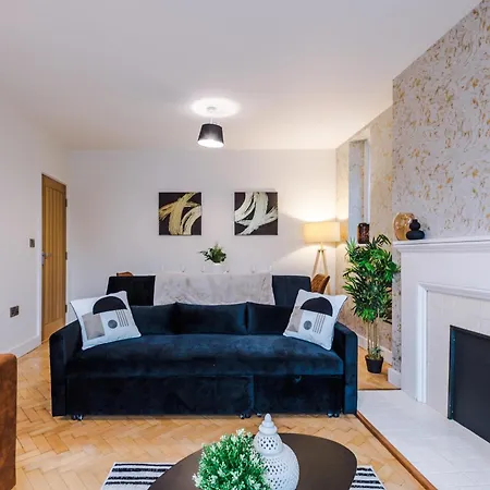 Central York Penthouse With Private Roof Terrace * York