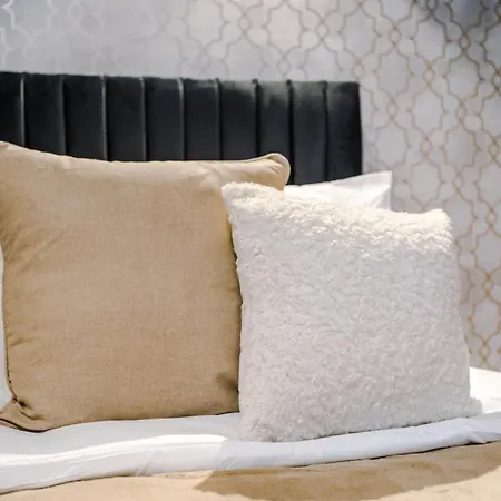 Central York Penthouse With Private Roof Terrace 아파트 *