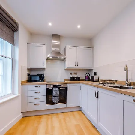 Central York Penthouse With Private Roof Terrace 아파트 *