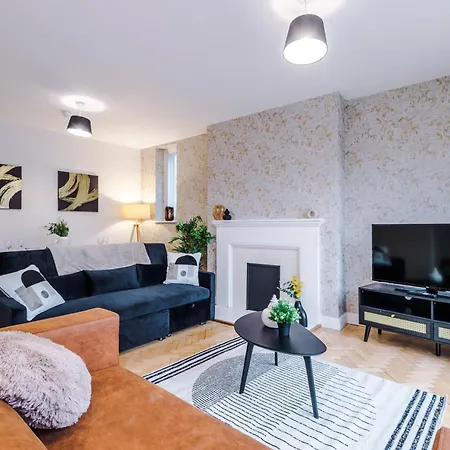 Central York Penthouse With Private Roof Terrace Appartement York