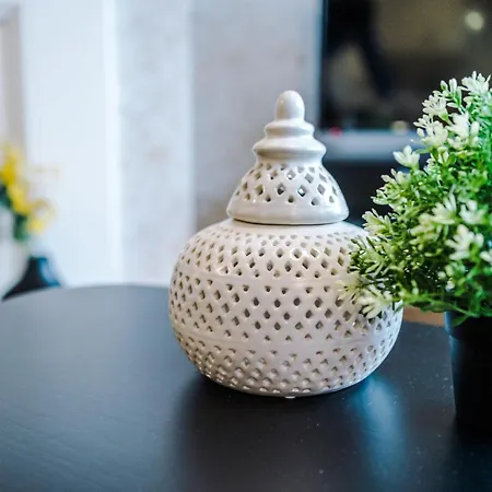 Central York Penthouse With Private Roof Terrace *