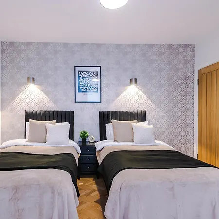 Central York Penthouse With Private Roof Terrace Appartement York