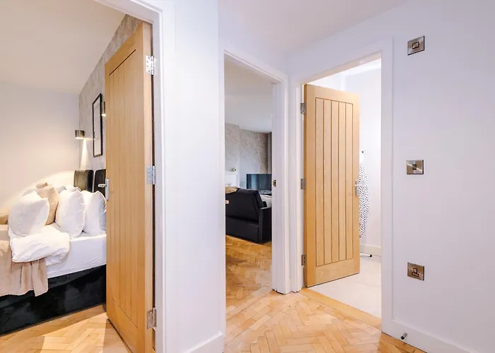 Central York Penthouse With Private Roof Terrace * York