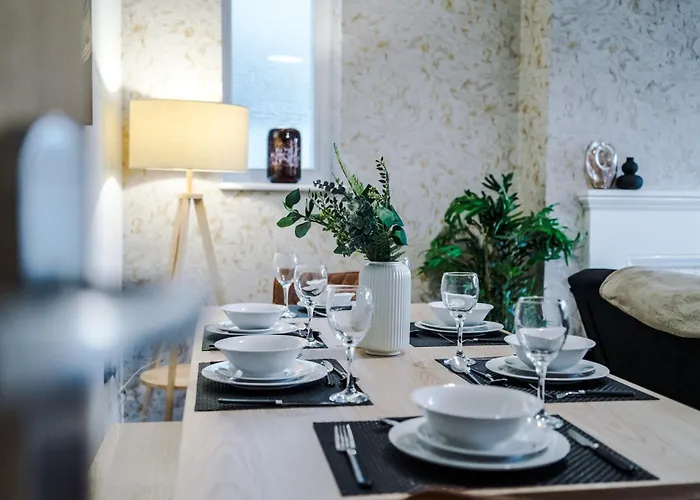 Central York Penthouse With Private Roof Terrace *