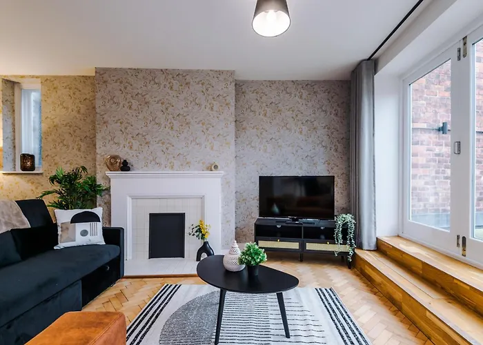 Central York Penthouse With Private Roof Terrace York