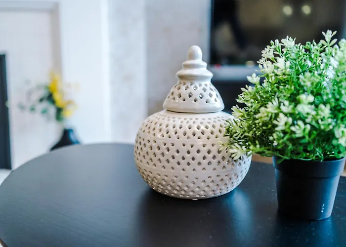 Central York Penthouse With Private Roof Terrace *