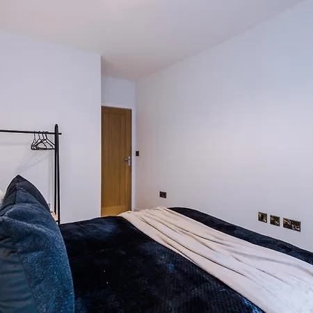 Central York Penthouse With Private Roof Terrace شقة *