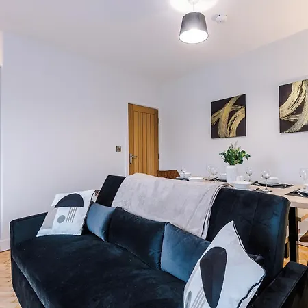 Central York Penthouse With Private Roof Terrace شقة يورك