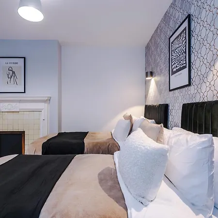 Central York Penthouse With Private Roof Terrace * Йорк