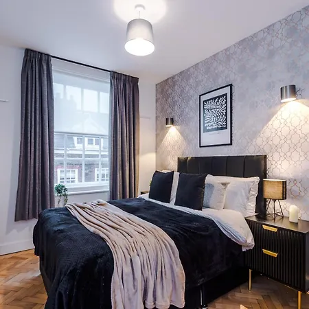 Central York Penthouse With Private Roof Terrace شقة *