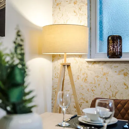 Апартаменты Central York Penthouse With Private Roof Terrace